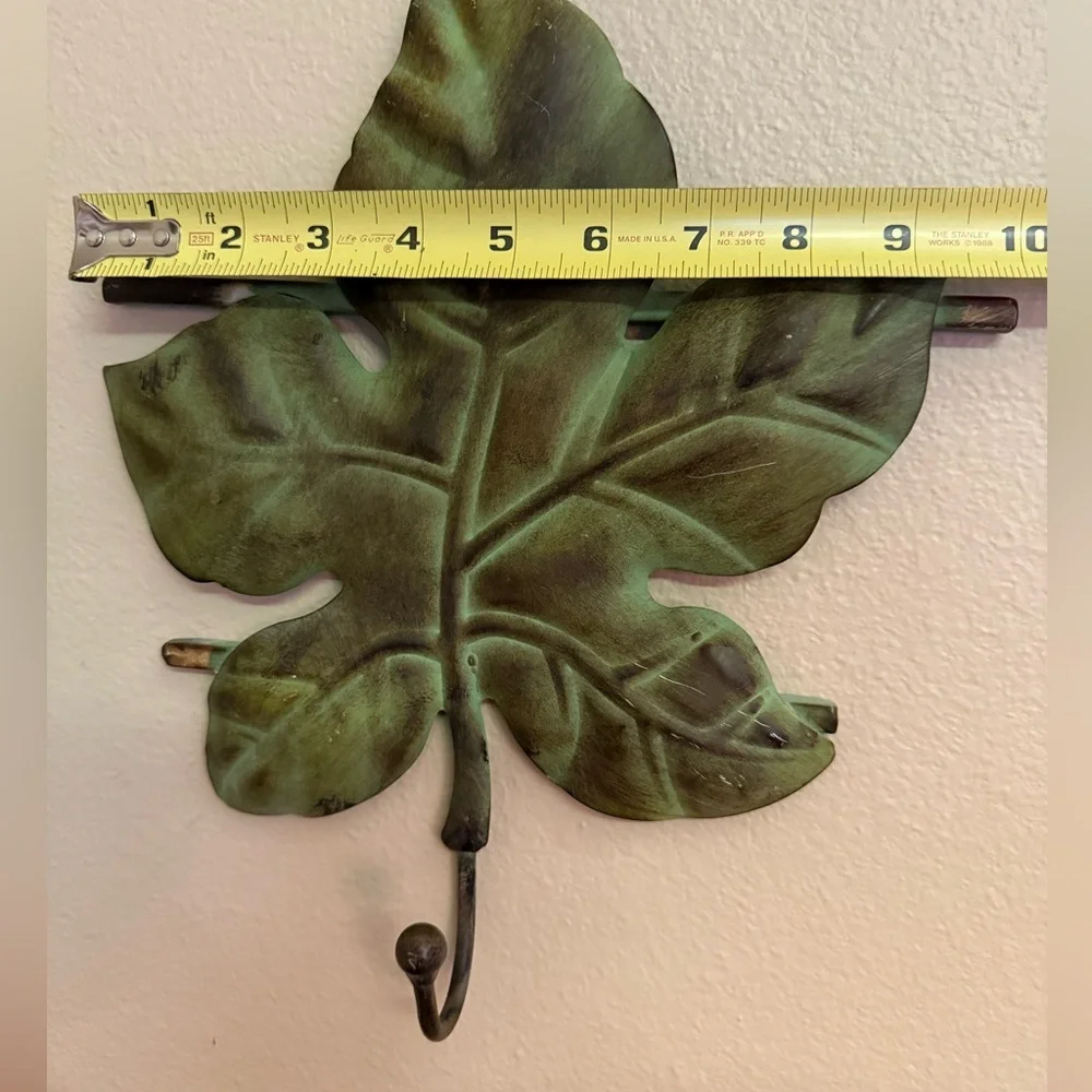 Metal Green Leaf Wall Hook